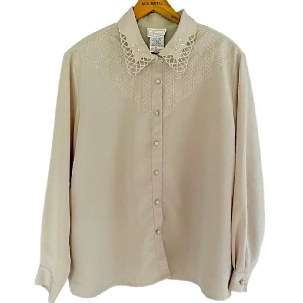 VINTAGE 1980s blouse in size 14